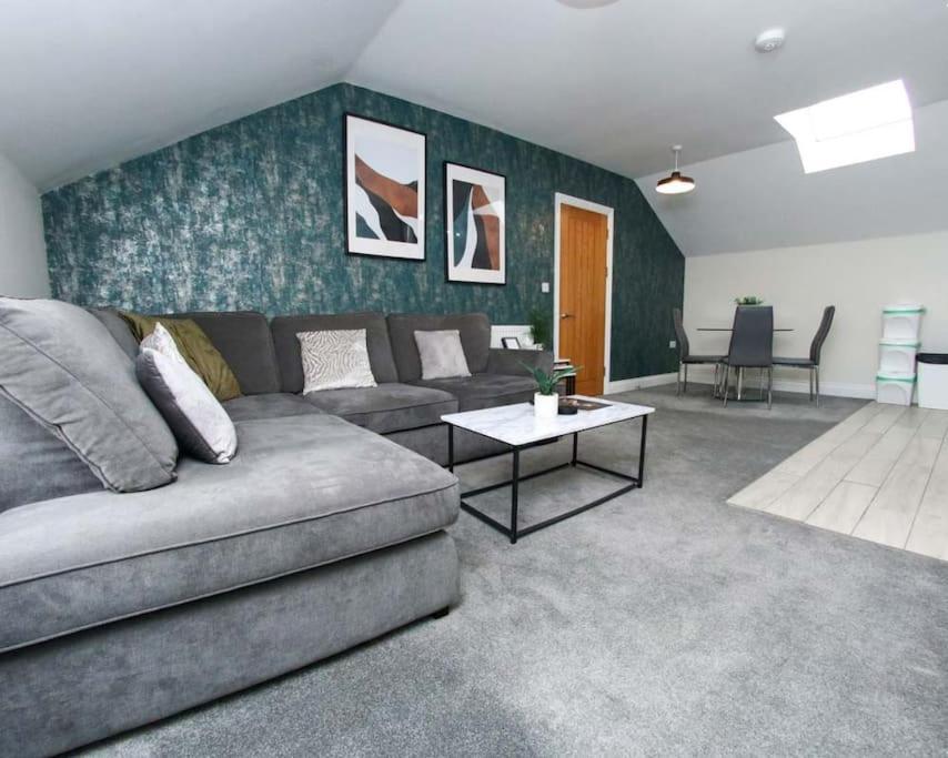 Luxe Living Guest House-Sleeps 6-Private Parking-Free Wifi-Beach-City Swansea Eksteriør bilde