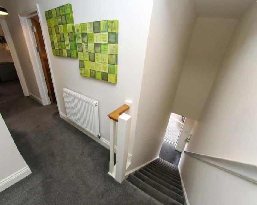 Luxe Living Guest House-Sleeps 6-Private Parking-Free Wifi-Beach-City Swansea Eksteriør bilde