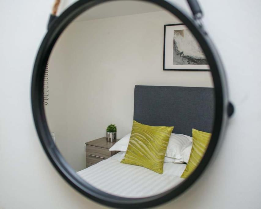 Luxe Living Guest House-Sleeps 6-Private Parking-Free Wifi-Beach-City Swansea Eksteriør bilde